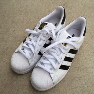 Adidas Superstar Sneakers